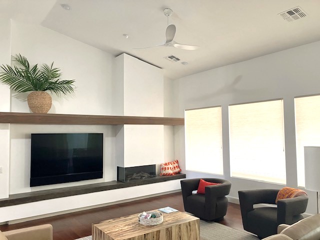 bench seat height at window next to fireplace